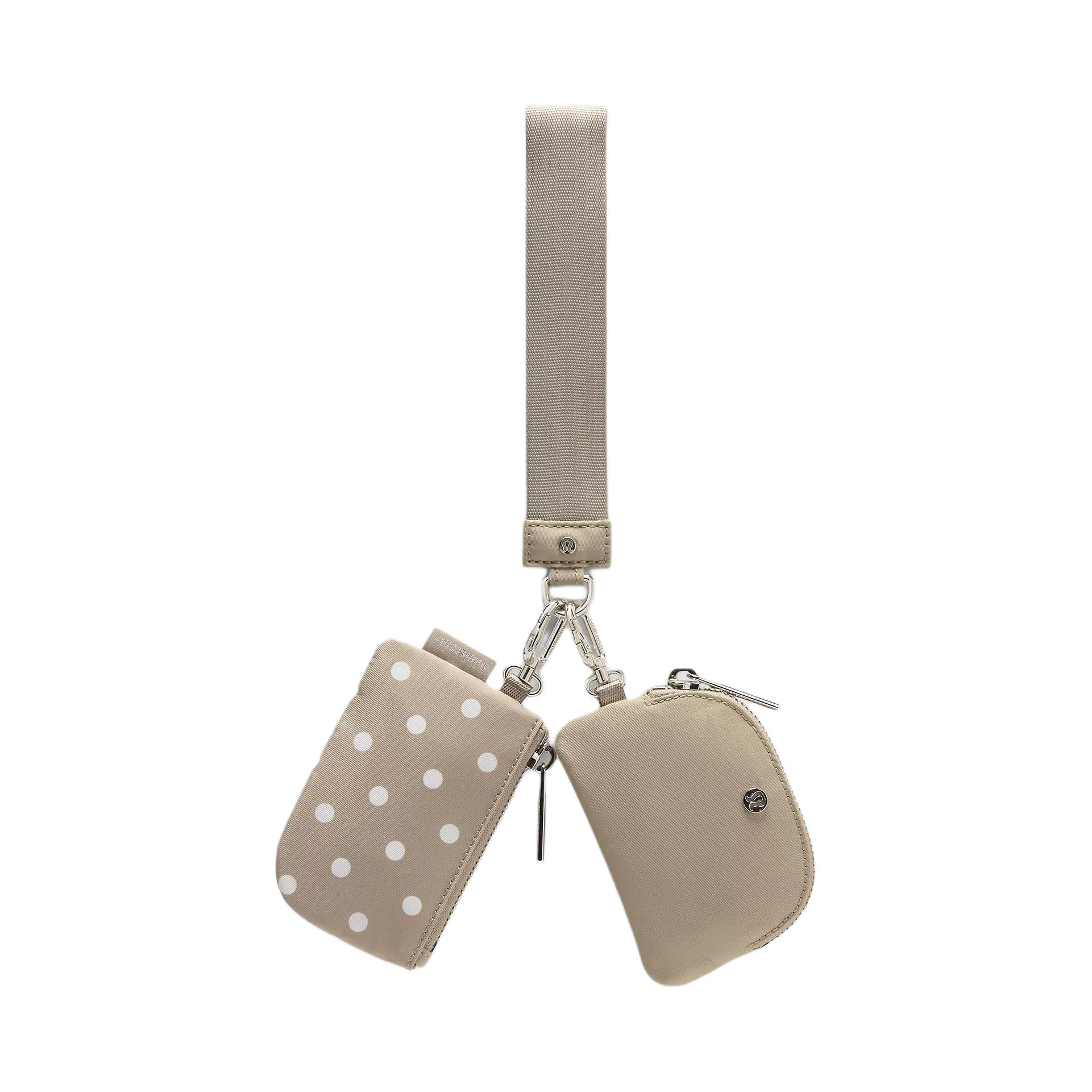 Lululemon Нейлоновый кошелёк для монет женский хаки и белый, Khaki & White
Lululemon Нейлоновый кошелёк для монет женский хаки и белый, Khaki & White