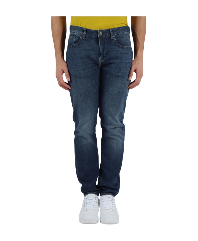 Джинсы из эластичного денима стандартного кроя Armani Exchange, синий
Джинсы из эластичного денима стандартного кроя Armani Exchange, синий