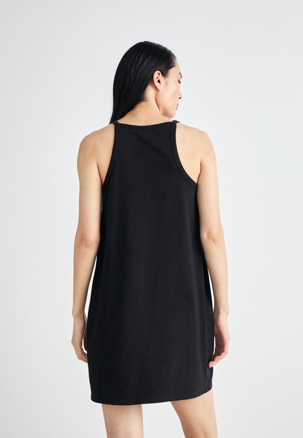 Легкое платье OUTLINED STRAPPY TANK DRESS Calvin Klein, черный
Легкое платье OUTLINED STRAPPY TANK DRESS Calvin Klein, черный