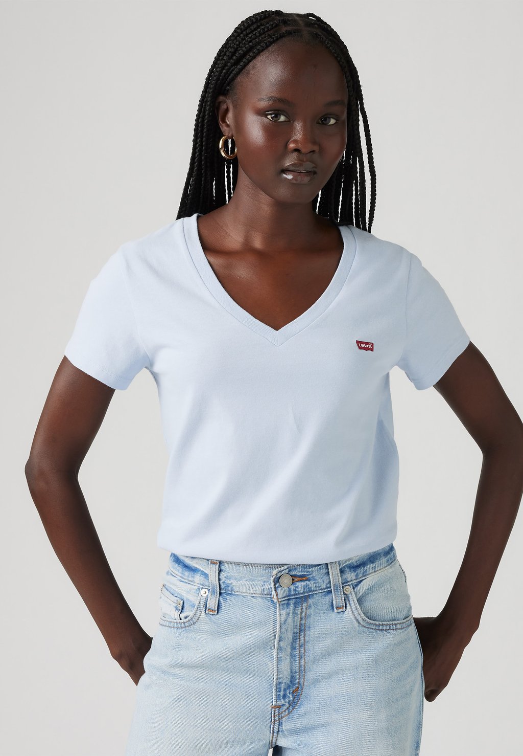 Базовая футболка THE PERFECT TEE V-NECK Levi's, светло-голубой
Базовая футболка THE PERFECT TEE V-NECK Levi's, светло-голубой