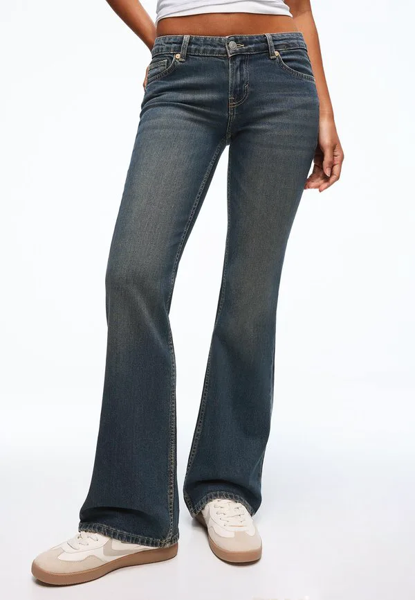 Расклешенные джинсы Bershka, Dark Blue
Расклешенные джинсы Bershka, Dark Blue