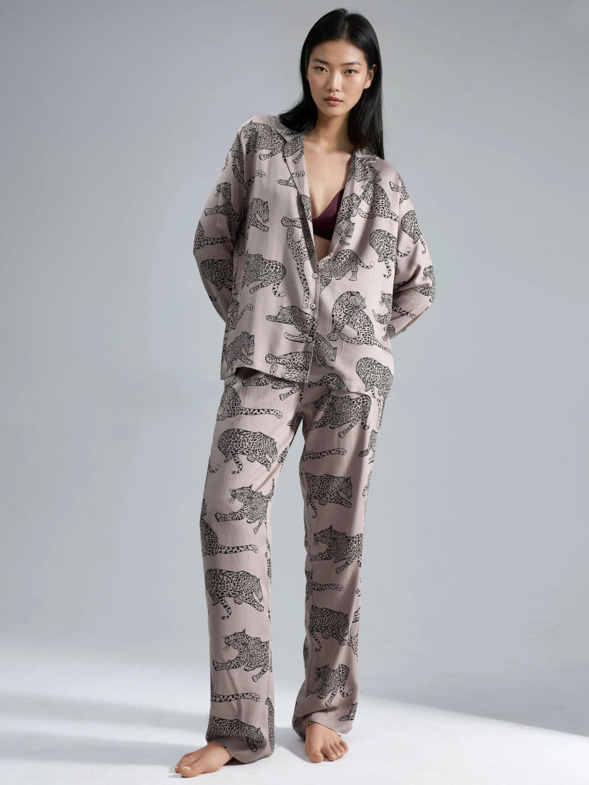 Hiccup Пижама в темно-бежевом цвете
Hiccup Пижама в темно-бежевом цвете