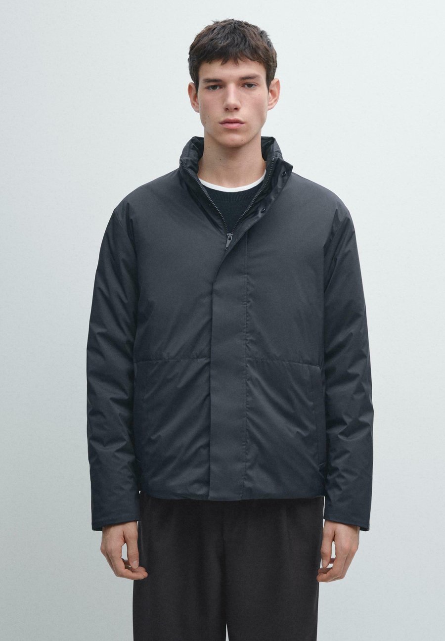 Куртка Massimo Dutti Down jacket, Dark Blue
Куртка Massimo Dutti Down jacket, Dark Blue