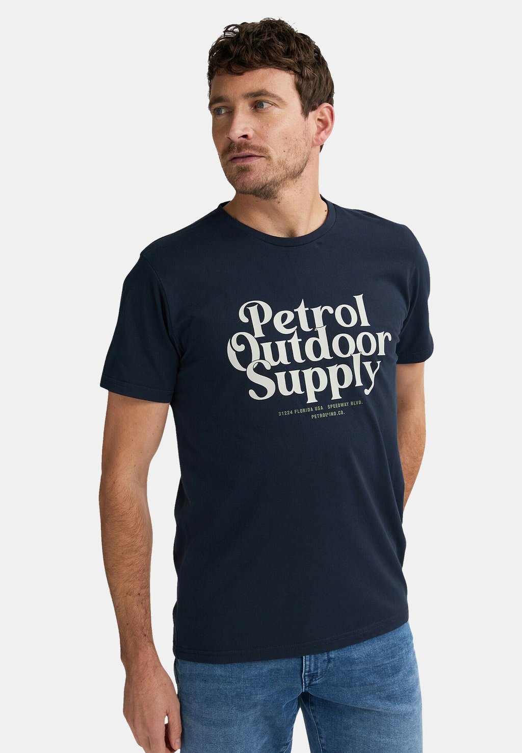 Футболка с принтом KURZARM Petrol Industries, темно-синий
Футболка с принтом KURZARM Petrol Industries, темно-синий