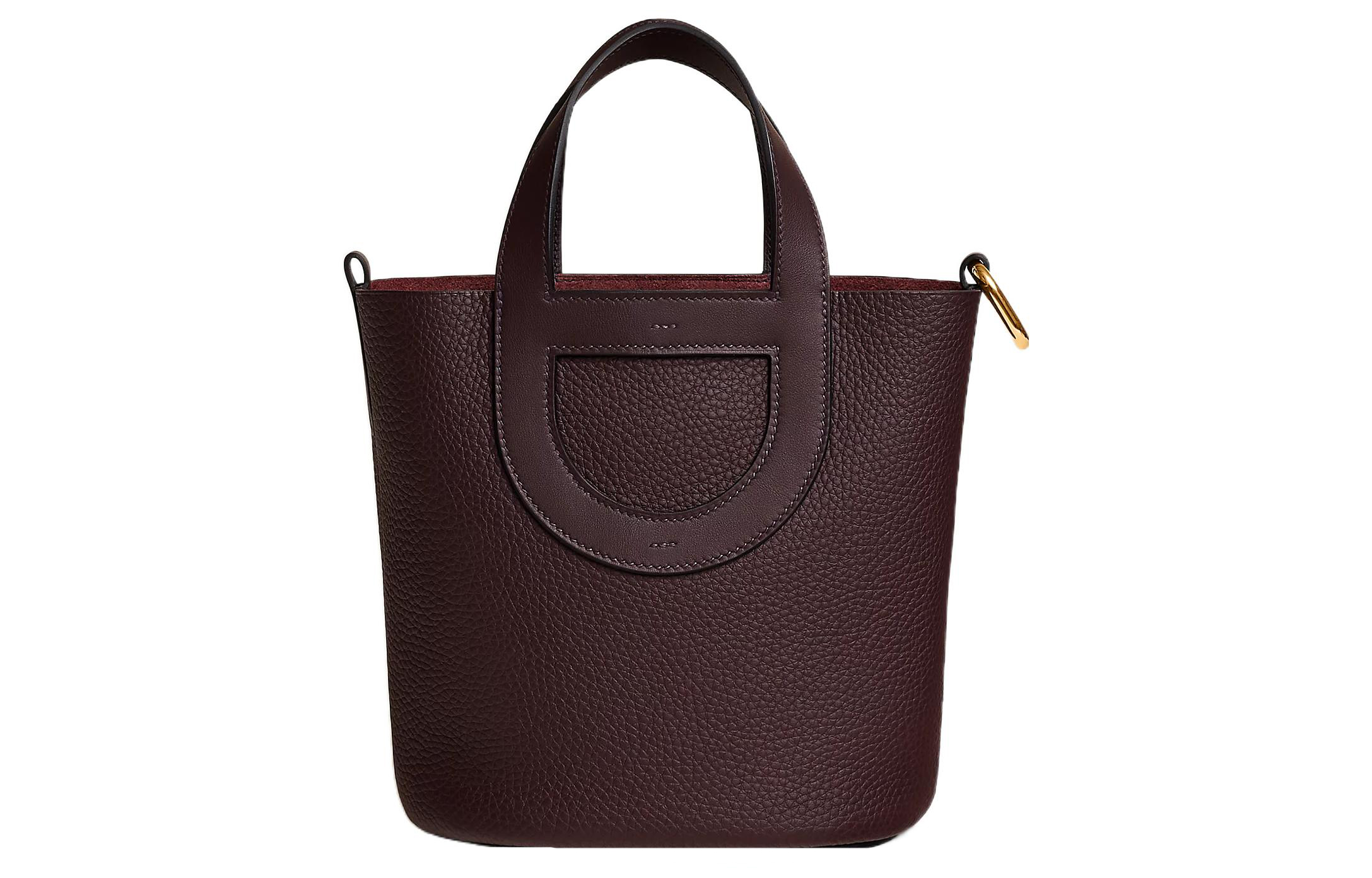 В The Loop Clemence Bullhide с корзиночной сумкой из телячьей кожи Swift с пятачком, ведро, женская сумка седло красный HERMES
В The Loop Clemence Bullhide с корзиночной сумкой из телячьей кожи Swift с пятачком, ведро, женская сумка седло красный HERMES