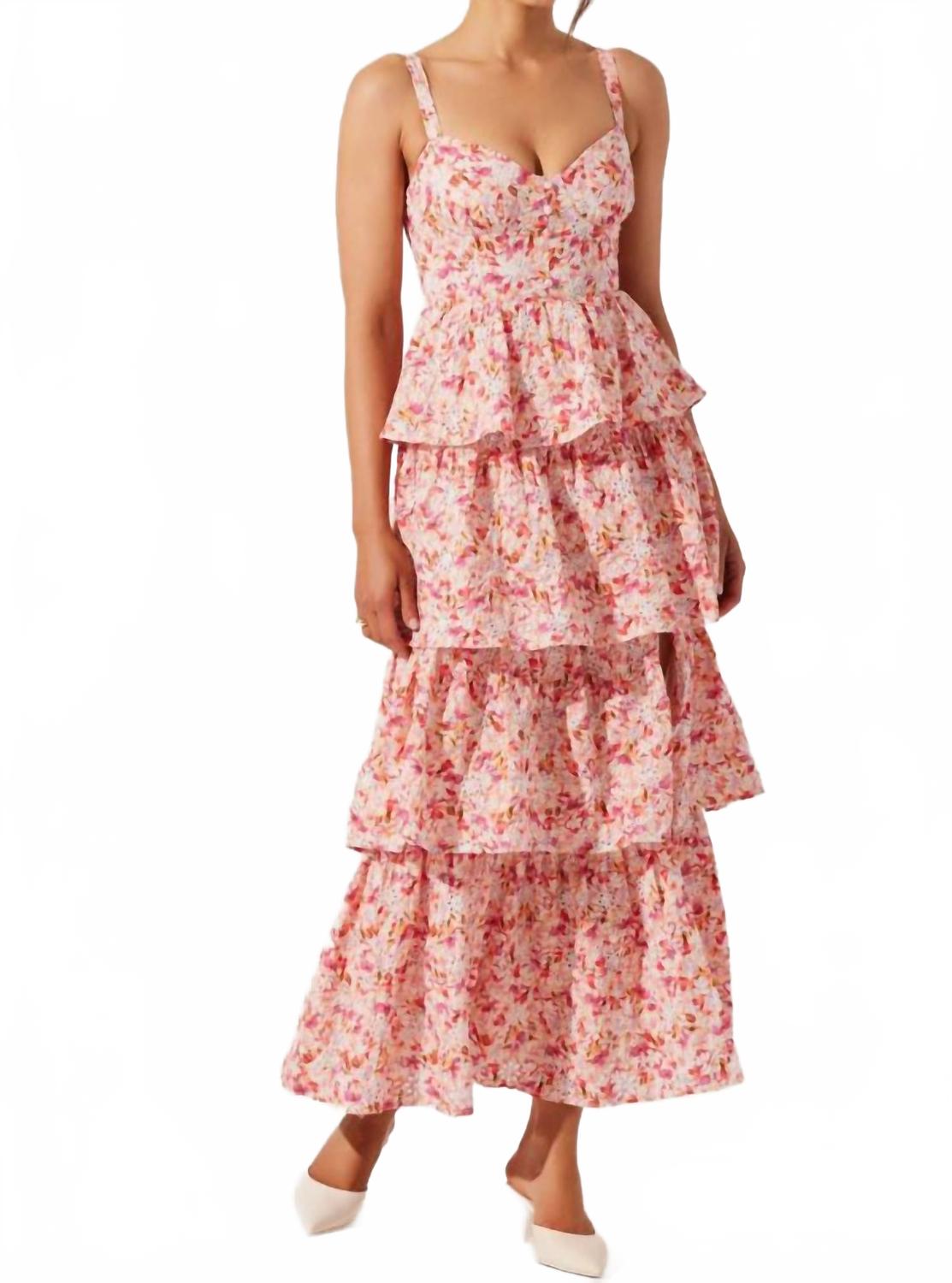 Летнее многослойное макси-платье с ажурными вставками в розовом цветочном принте ASTR
Летнее многослойное макси-платье с ажурными вставками в розовом цветочном принте ASTR