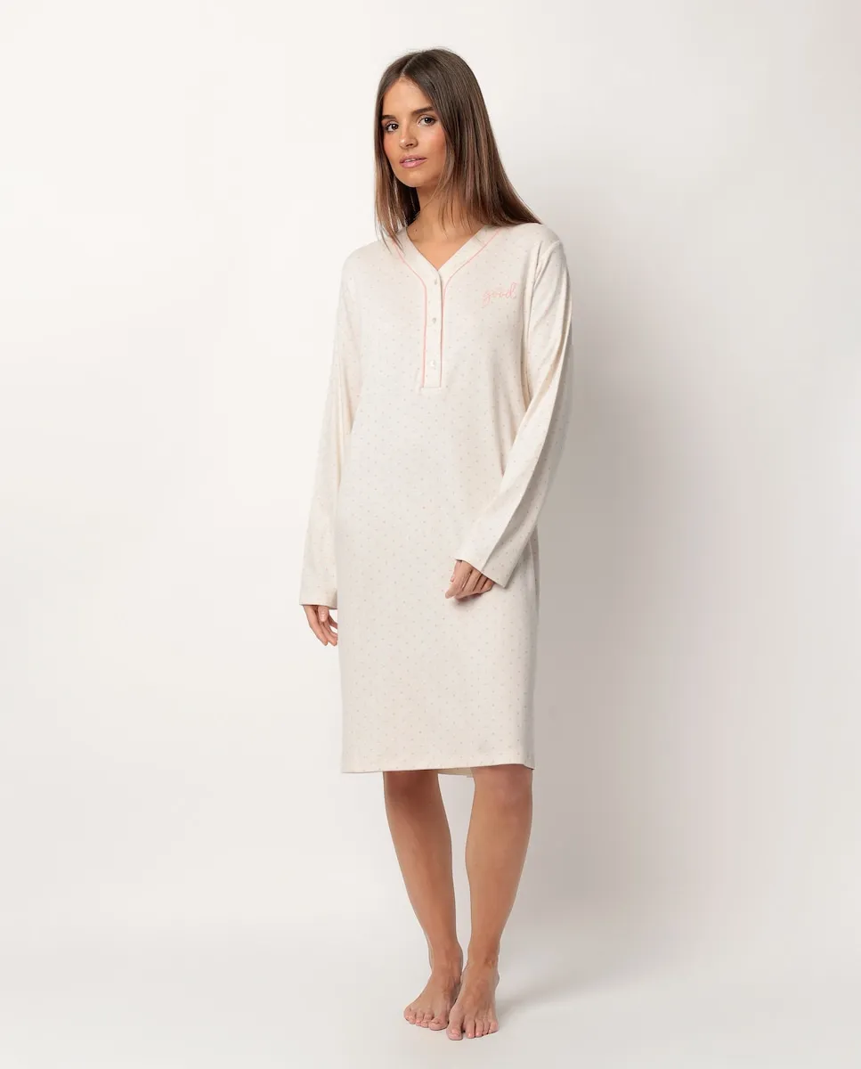 Длинная женская ночная рубашка из вискозного трикотажа кремового цвета Admas
Длинная женская ночная рубашка из вискозного трикотажа кремового цвета Admas