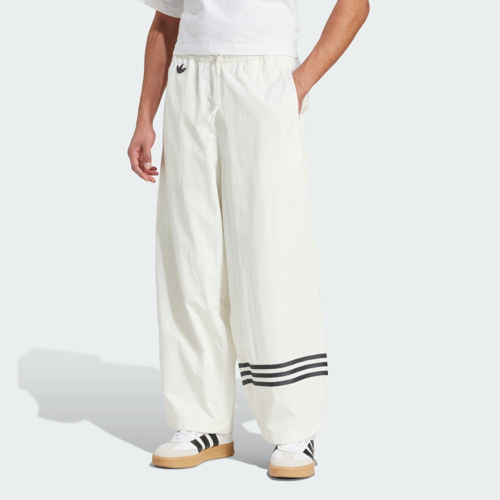 Спортивный костюм Adidas Neuclassics Track Pant, цвет Off White
Спортивный костюм Adidas Neuclassics Track Pant, цвет Off White