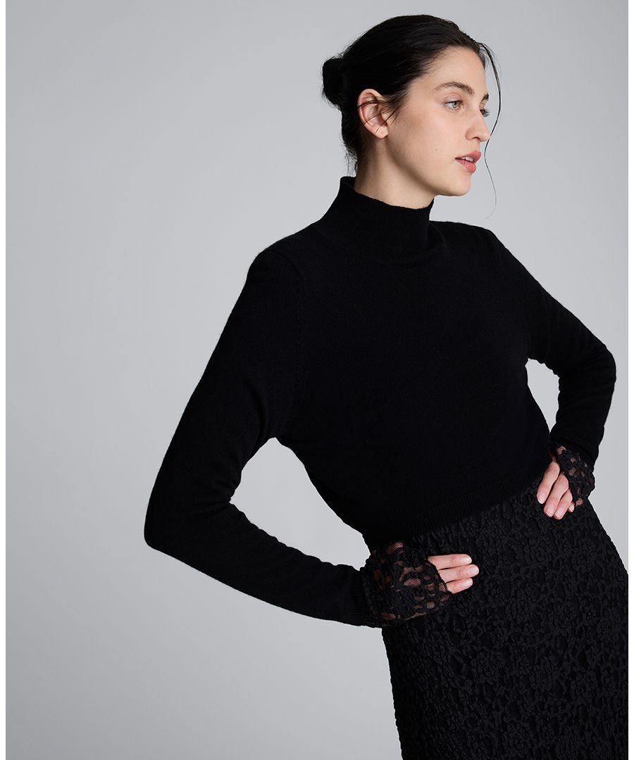 Женский укороченный свитер с высоким воротником из мериносовой шерсти Kenneth Cole, Black
Женский укороченный свитер с высоким воротником из мериносовой шерсти Kenneth Cole, Black