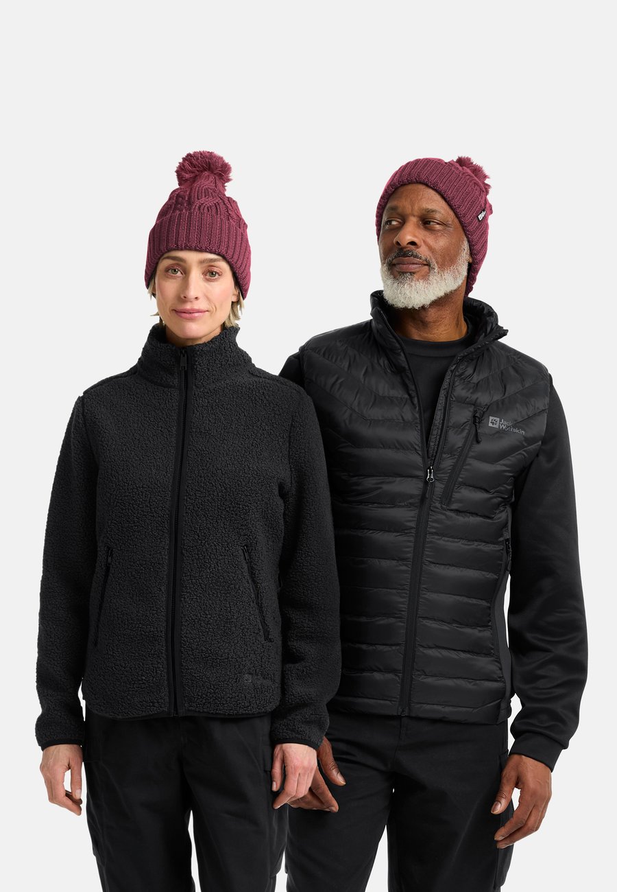 Шапка Jack Wolfskin POM, Raisin/Red
Шапка Jack Wolfskin POM, Raisin/Red