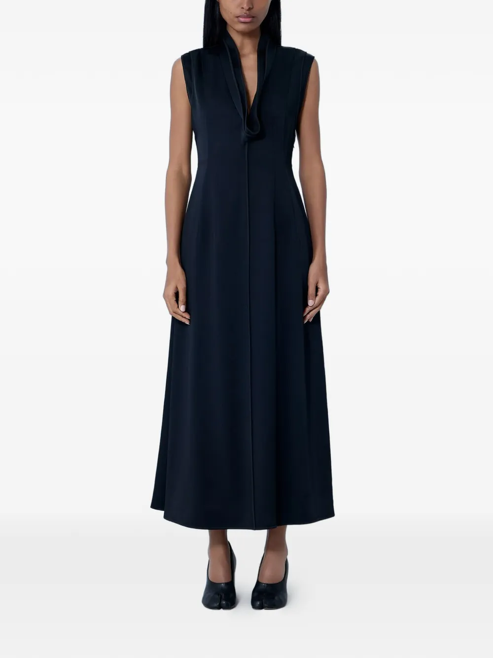 Платье миди с V-образным вырезом Jil Sander, черный
Платье миди с V-образным вырезом Jil Sander, черный