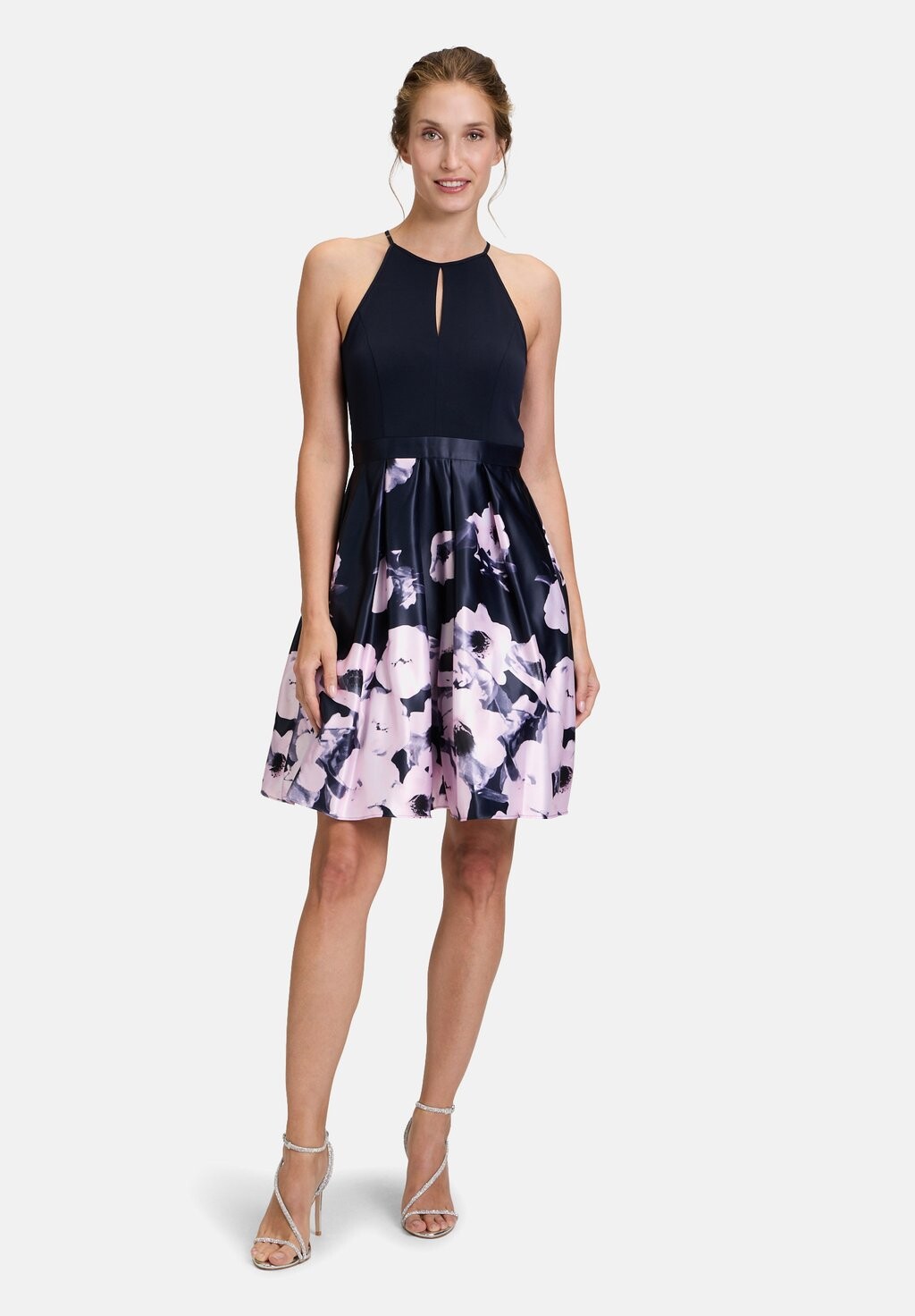 Коктейльное/праздничное платье MIT BLUMENPRINT Vera Mont, темно-синий
Коктейльное/праздничное платье MIT BLUMENPRINT Vera Mont, темно-синий