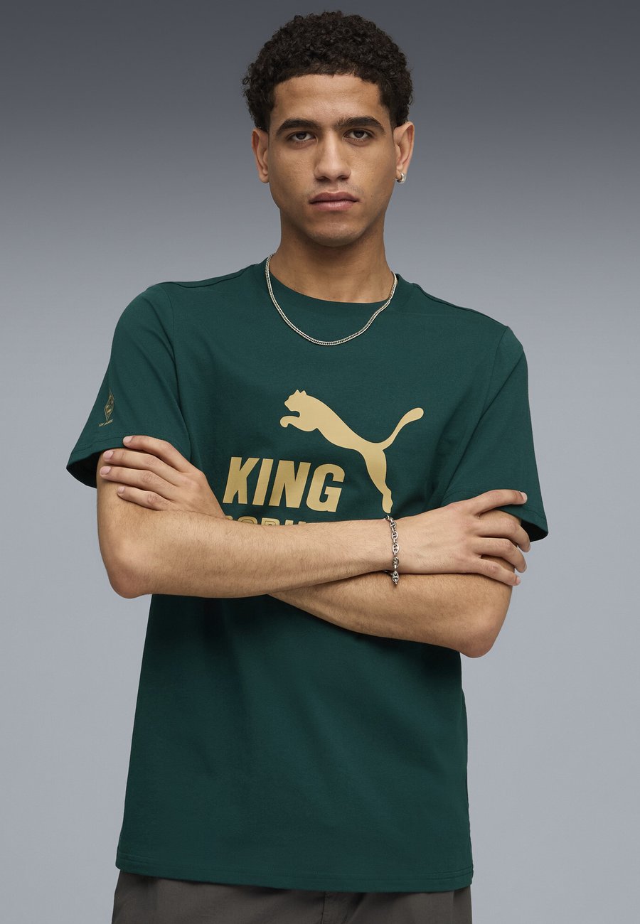 Футболка Puma Print T-shirt, Green/Gold-Coloured/Green, Зеленый, Футболка Puma Print T-shirt, Green/Gold-Coloured/Green
Футболка Puma Print T-shirt, Green/Gold-Coloured/Green, Зеленый, Футболка Puma Print T-shirt, Green/Gold-Coloured/Green
