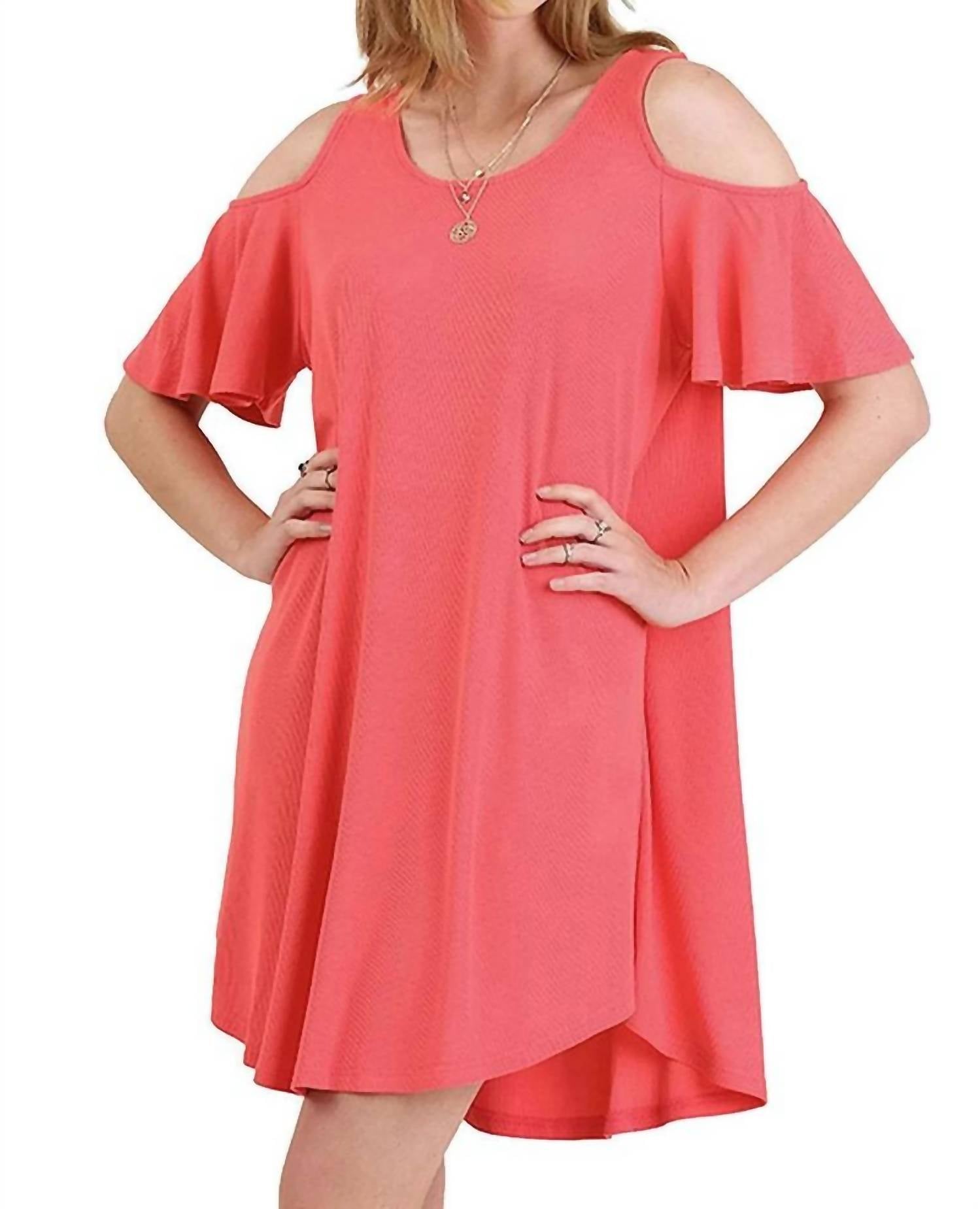 Платье с бабочками и холодным плечом в клубничном цвете Umgee, Strawberry
Платье с бабочками и холодным плечом в клубничном цвете Umgee, Strawberry