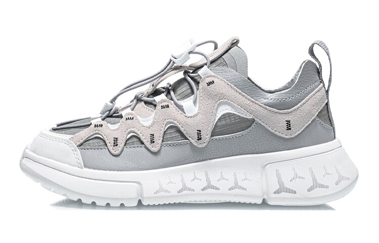 Баскетбольные кроссовки Essence 2.3 для детей GS Low-top серые/белые Lining Young
Баскетбольные кроссовки Essence 2.3 для детей GS Low-top серые/белые Lining Young