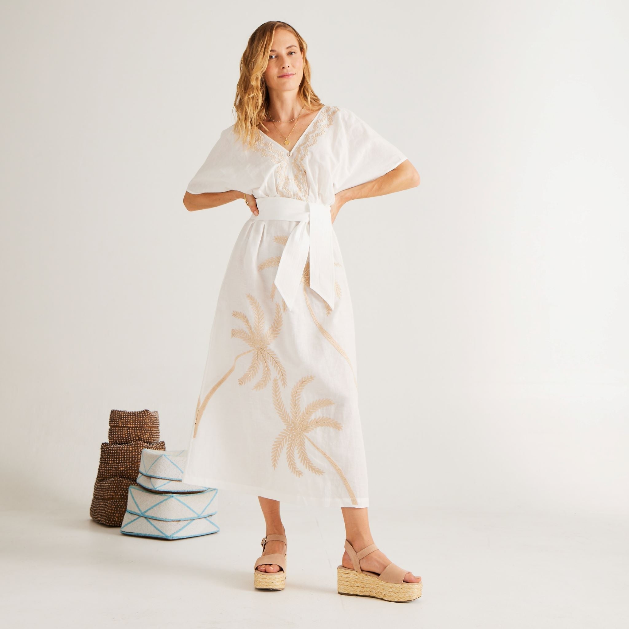 Платье Пенелопы Calypso St Barth, цвет white palm
Платье Пенелопы Calypso St Barth, цвет white palm