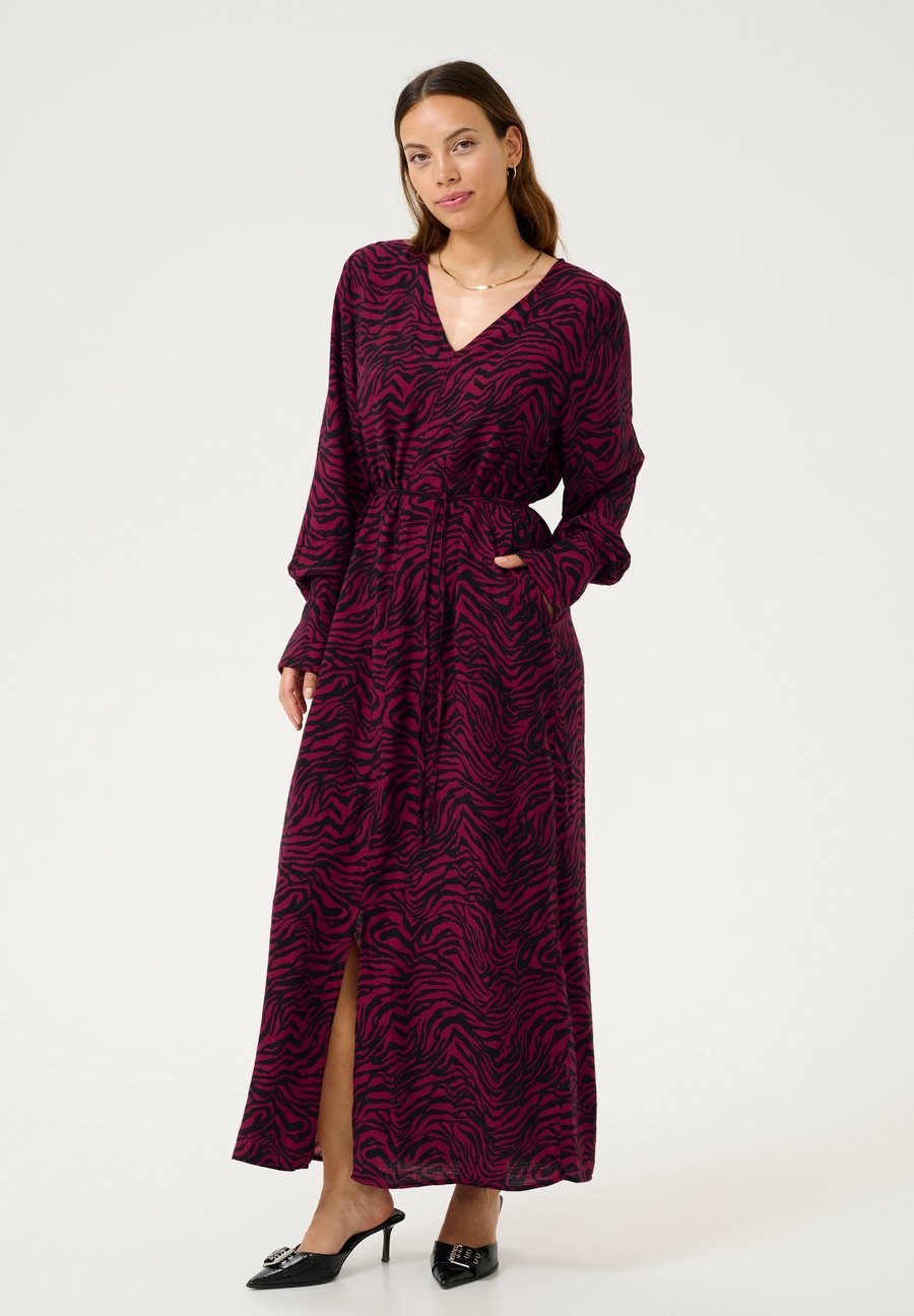 Платье Kaffe KAJODIE, Rumba Red Black Animal/Red
Платье Kaffe KAJODIE, Rumba Red Black Animal/Red