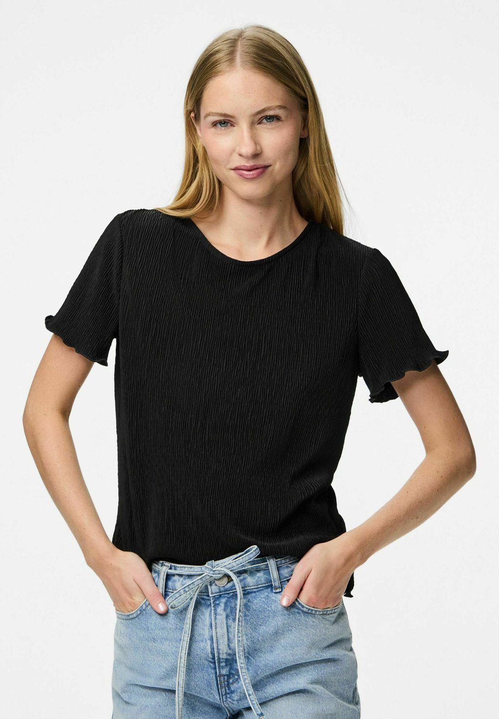 Блуза PCFLORA Pieces, черный
Блуза PCFLORA Pieces, черный