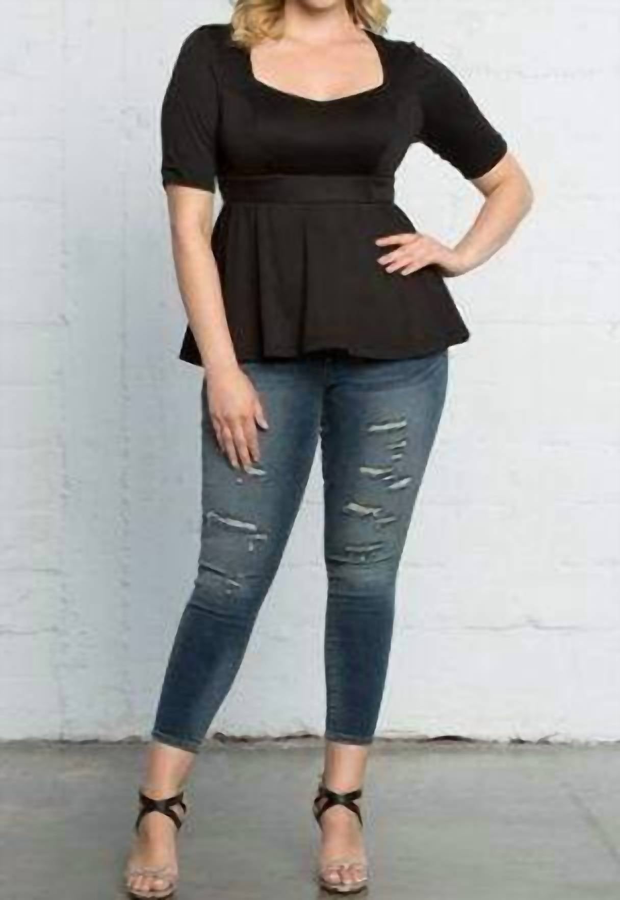 Шикарный топ с короткими рукавами и баской Ponte черного цвета Kiyonna
Шикарный топ с короткими рукавами и баской Ponte черного цвета Kiyonna