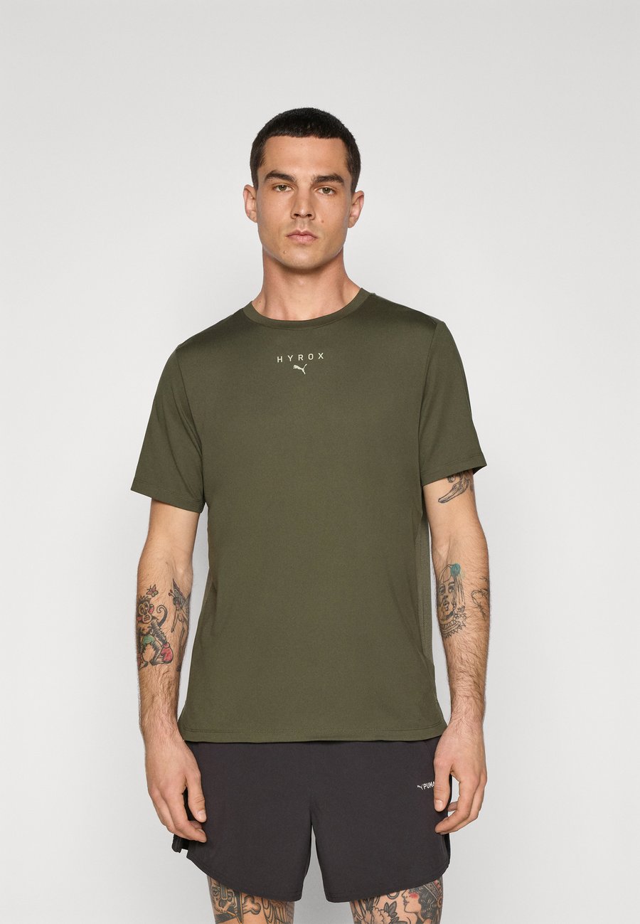 Футболка Puma HYROX THERMOADAPT, Dark Olive/Olive, Хаки, Футболка Puma HYROX THERMOADAPT, Dark Olive/Olive
Футболка Puma HYROX THERMOADAPT, Dark Olive/Olive, Хаки, Футболка Puma HYROX THERMOADAPT, Dark Olive/Olive