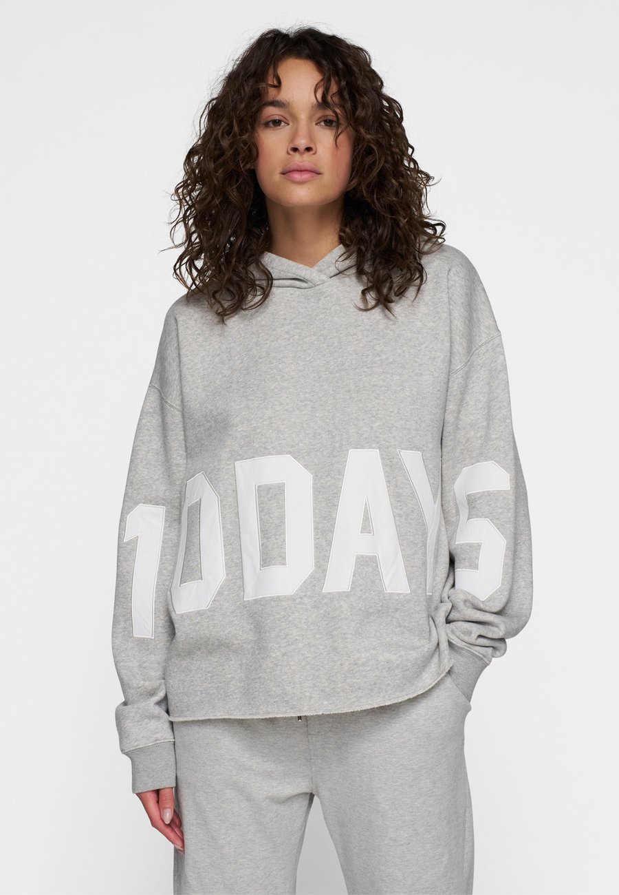Худи 10DAYS THE STATEMENT LOGO , Light Grey Melee/Light Grey
Худи 10DAYS THE STATEMENT LOGO , Light Grey Melee/Light Grey