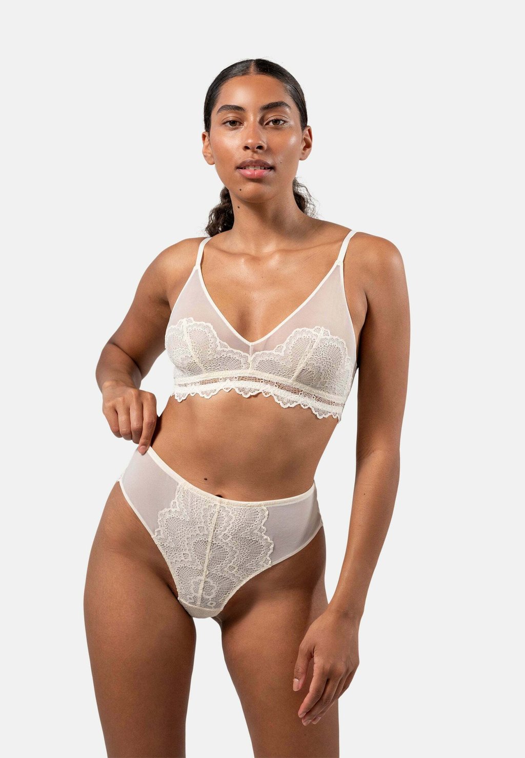 Треугольный бюстгальтер Understatement, кремовый
Треугольный бюстгальтер Understatement, кремовый