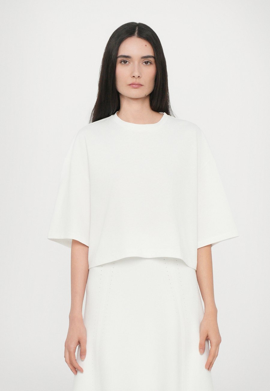 Футболка Diane von Furstenberg GLORIA, White, Белый, Футболка Diane von Furstenberg GLORIA, White
Футболка Diane von Furstenberg GLORIA, White, Белый, Футболка Diane von Furstenberg GLORIA, White