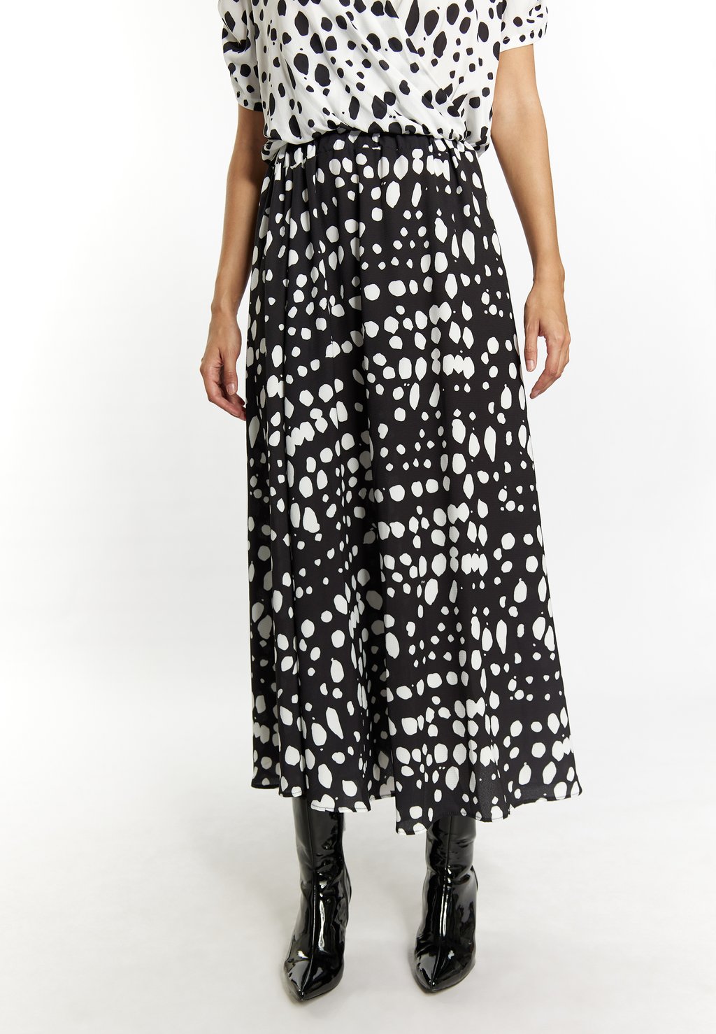 Юбка А-силуэта faina, черный
Юбка А-силуэта faina, черный