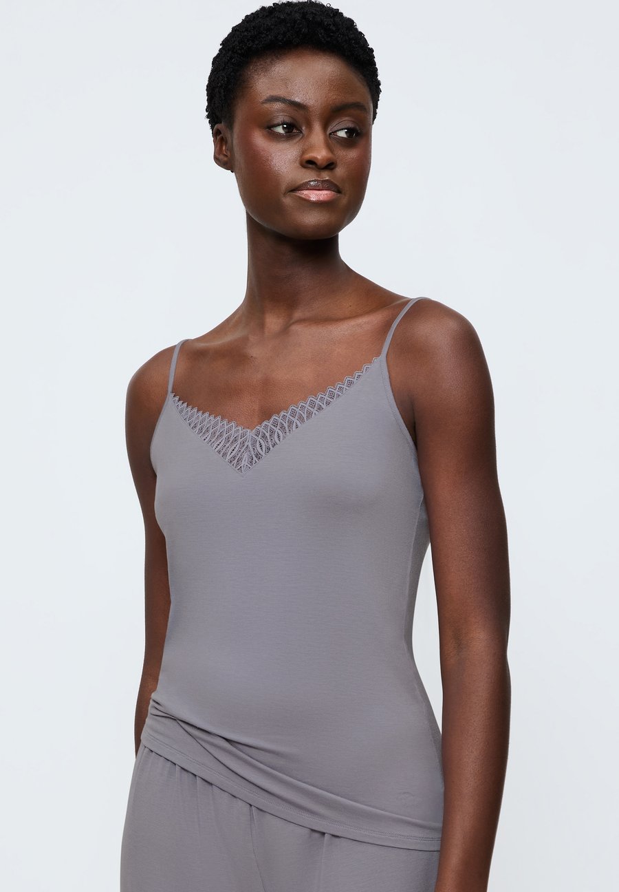 Пижамный топ Triumph SLEEP, Grey Shadow/Grey
Пижамный топ Triumph SLEEP, Grey Shadow/Grey