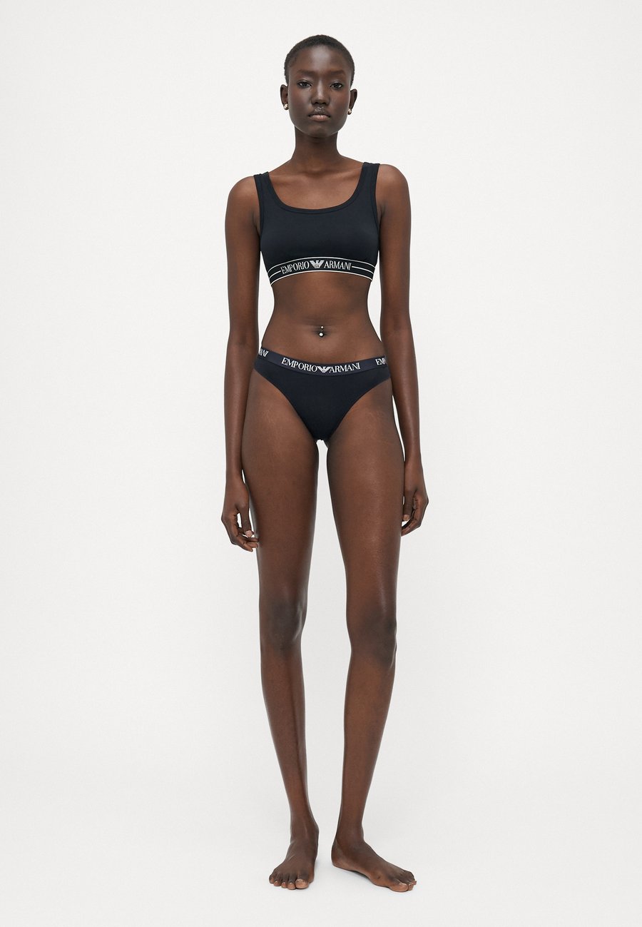 Трусы Emporio Armani THONG 2 PACK, Black
Трусы Emporio Armani THONG 2 PACK, Black