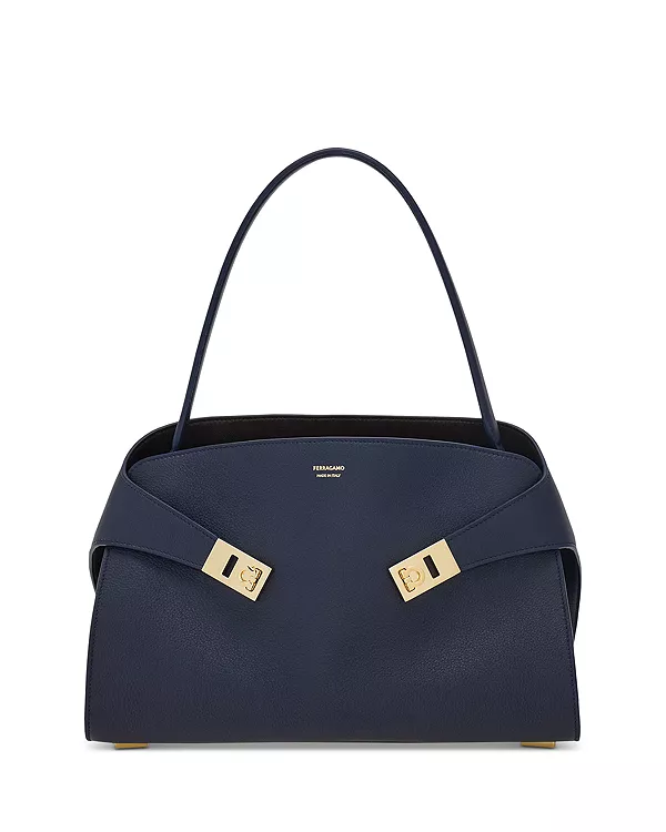 Мягкая кожаная сумка через плечо Hug Ferragamo, синий
Мягкая кожаная сумка через плечо Hug Ferragamo, синий