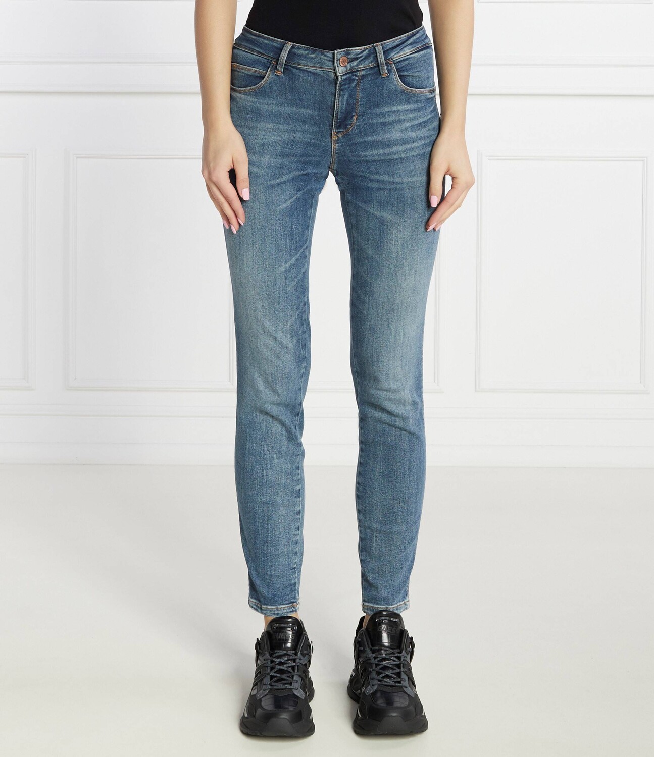 Джинсы GUESS CURVE X Skinny fit, темно-синий
Джинсы GUESS CURVE X Skinny fit, темно-синий