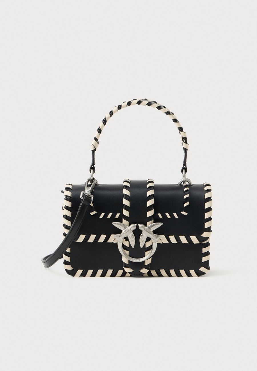 Сумка Pinko LOVE ONE MINI, Nero/Bianco/Silver-Coloured/Black
Сумка Pinko LOVE ONE MINI, Nero/Bianco/Silver-Coloured/Black