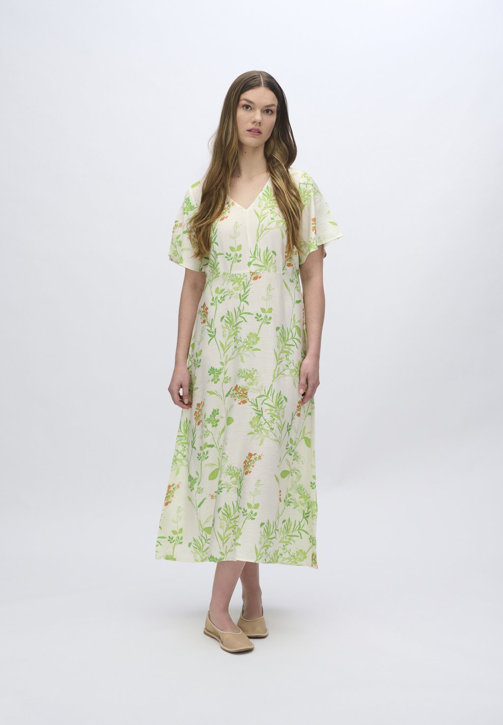 Повседневное платье HAMMA Moves, белый
Повседневное платье HAMMA Moves, белый