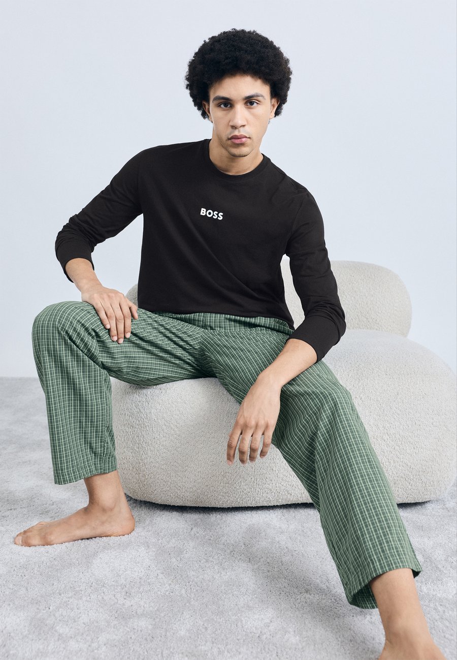 Пижамный комплект BOSS EASY LONG, Dark Green
Пижамный комплект BOSS EASY LONG, Dark Green