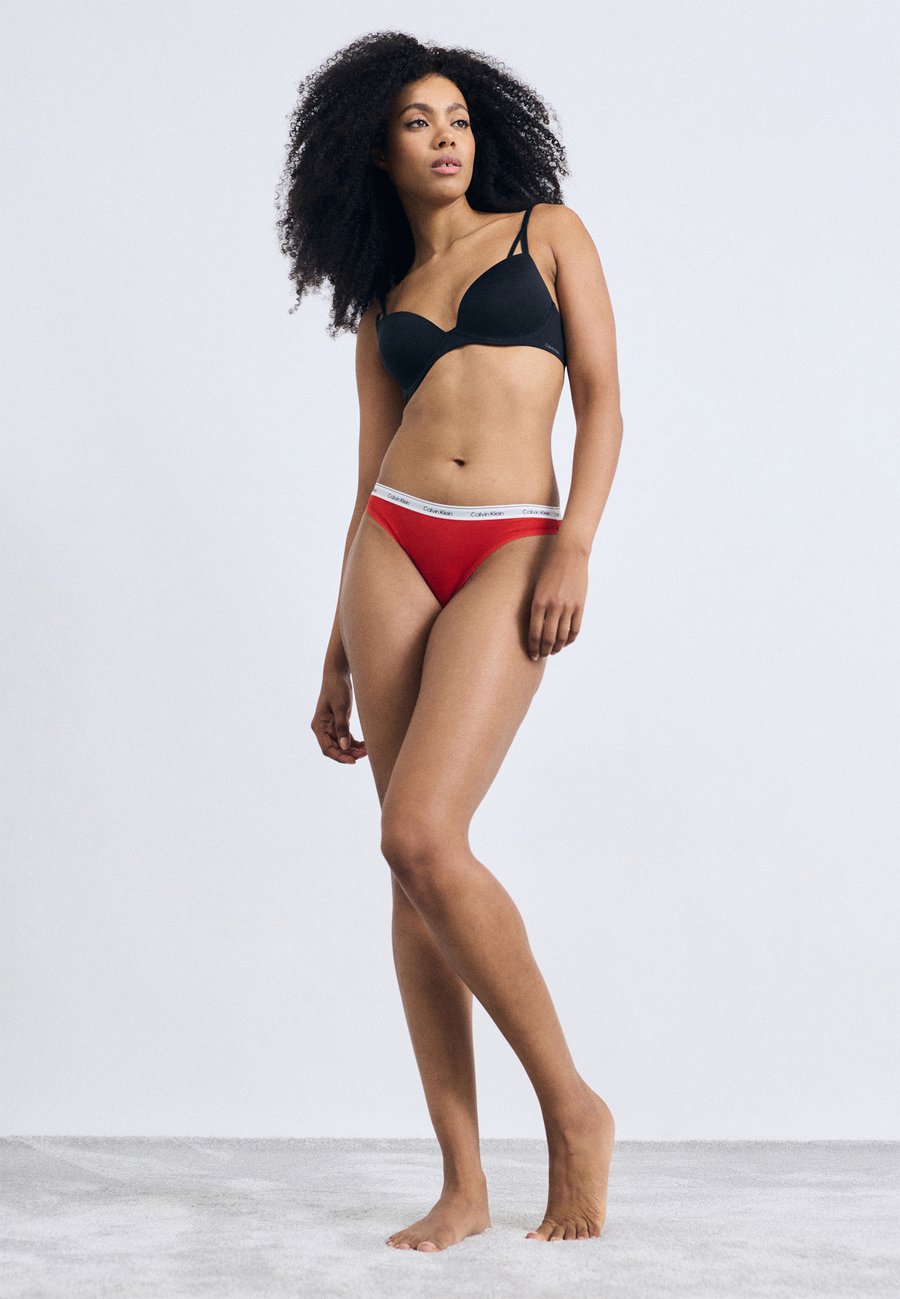 Трусы Calvin Klein Underwear ICON LOGO 5 PACK, Blotched/Rush/Black/Multi-Coloured
Трусы Calvin Klein Underwear ICON LOGO 5 PACK, Blotched/Rush/Black/Multi-Coloured