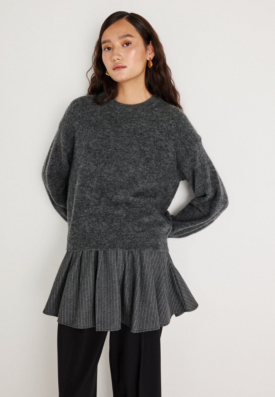 Джемпер MSCH Copenhagen ALEGRIA , Dark Grey Melange/Mottled Dark Grey
Джемпер MSCH Copenhagen ALEGRIA , Dark Grey Melange/Mottled Dark Grey