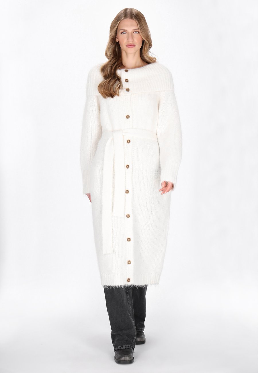 Кардиган DreiMaster Cardigan, Offwhite/Off-White
Кардиган DreiMaster Cardigan, Offwhite/Off-White