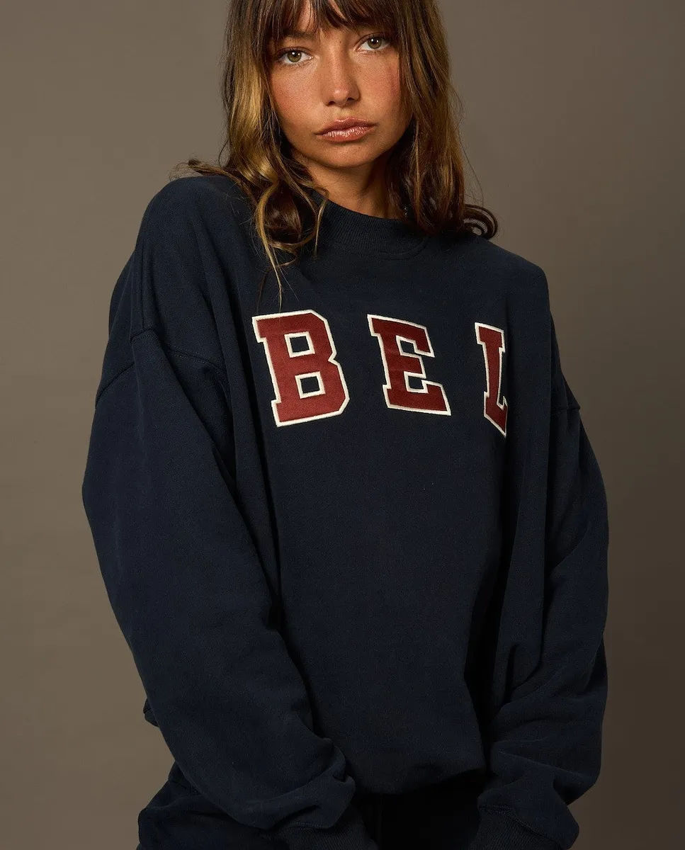 Женская толстовка оверсайз в стиле колледжа Believe Athletics, тёмно-синий
Женская толстовка оверсайз в стиле колледжа Believe Athletics, тёмно-синий