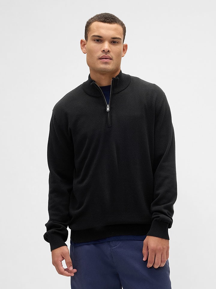 Свитер черного цвета GAP
Свитер черного цвета GAP