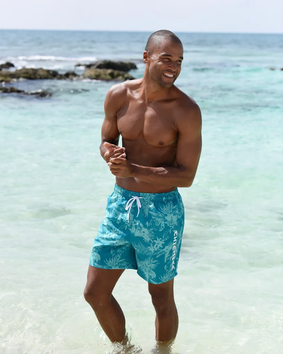 Купальные шорты Chiemsee "Esra" с принтом джунглей, бирюзовый
Купальные шорты Chiemsee "Esra" с принтом джунглей, бирюзовый