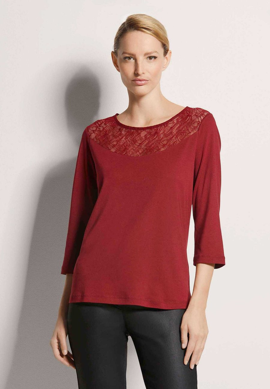 Блуза MADELEINE Blouse, Ruby Red/Red
Блуза MADELEINE Blouse, Ruby Red/Red