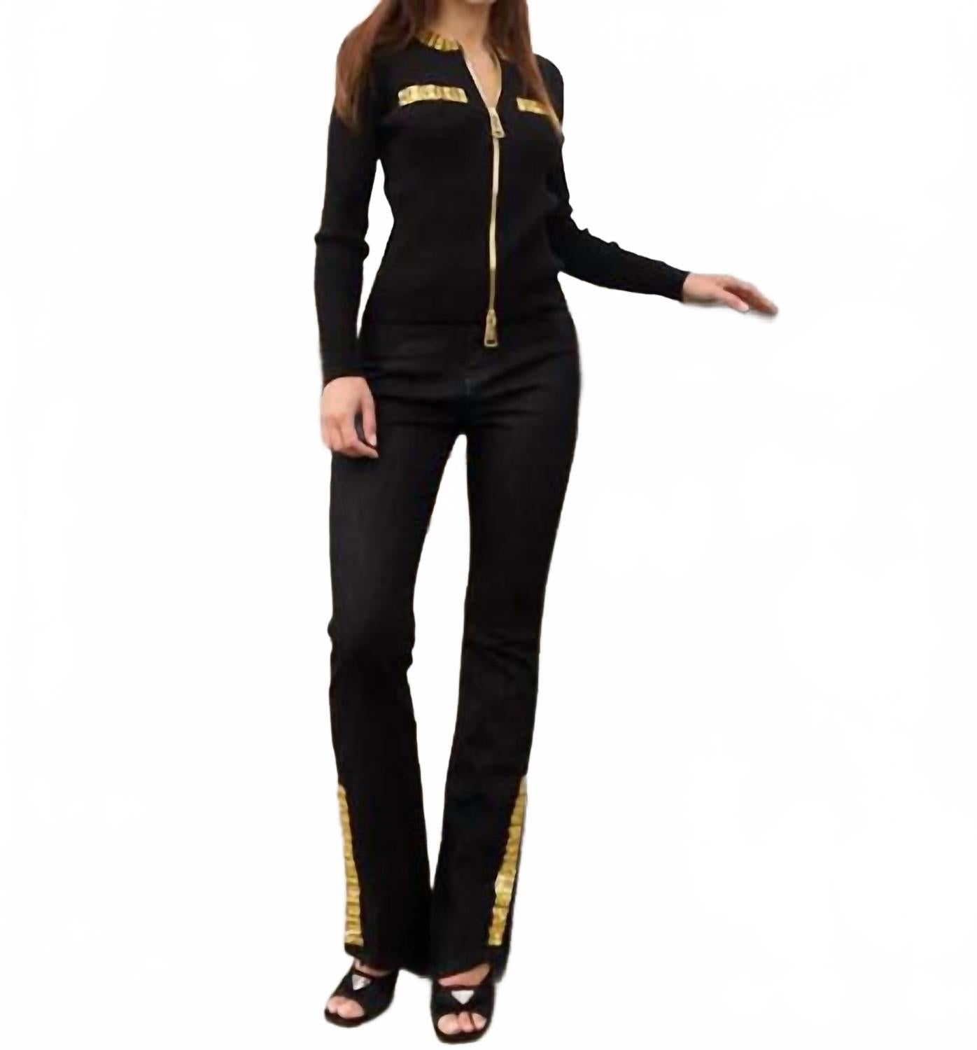 Золотистый свитер с молнией в черном цвете Oolala
Золотистый свитер с молнией в черном цвете Oolala