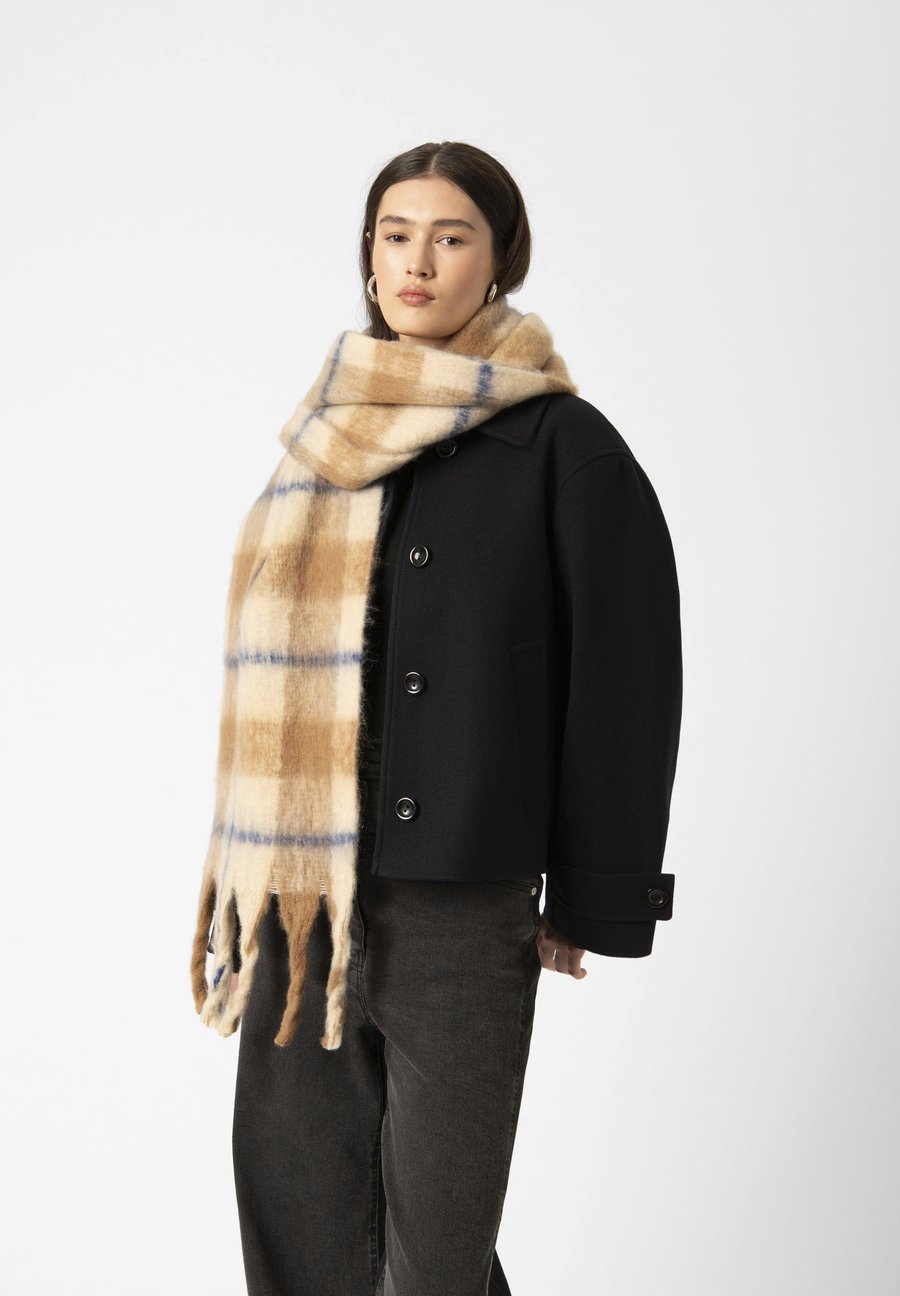 Шарф Soaked in Luxury HINYA, Brown And White Checks/Brown
Шарф Soaked in Luxury HINYA, Brown And White Checks/Brown