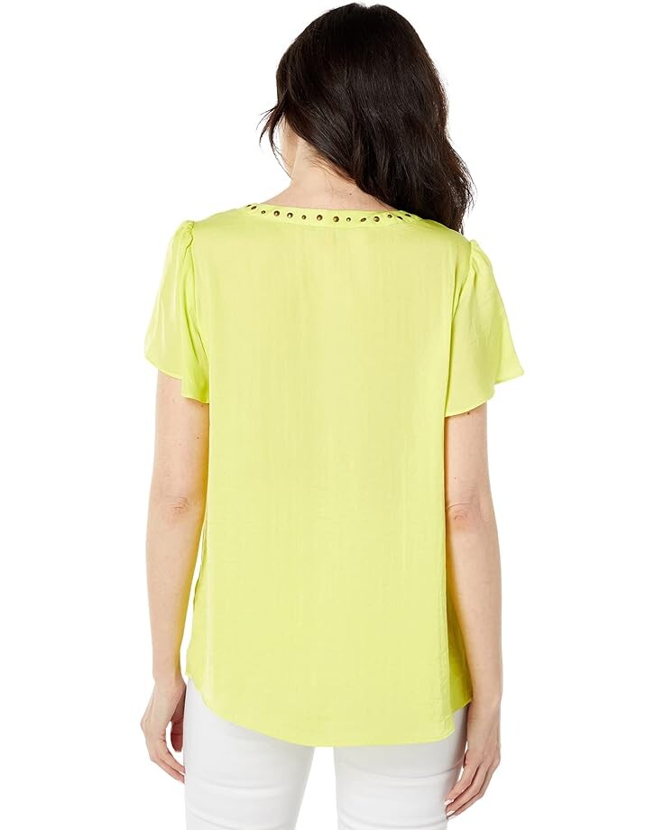 Блуза Vince Camuto Short Sleeve Embroidered V-Neck Rumple Blouse, цвет Chartreuse
Блуза Vince Camuto Short Sleeve Embroidered V-Neck Rumple Blouse, цвет Chartreuse
