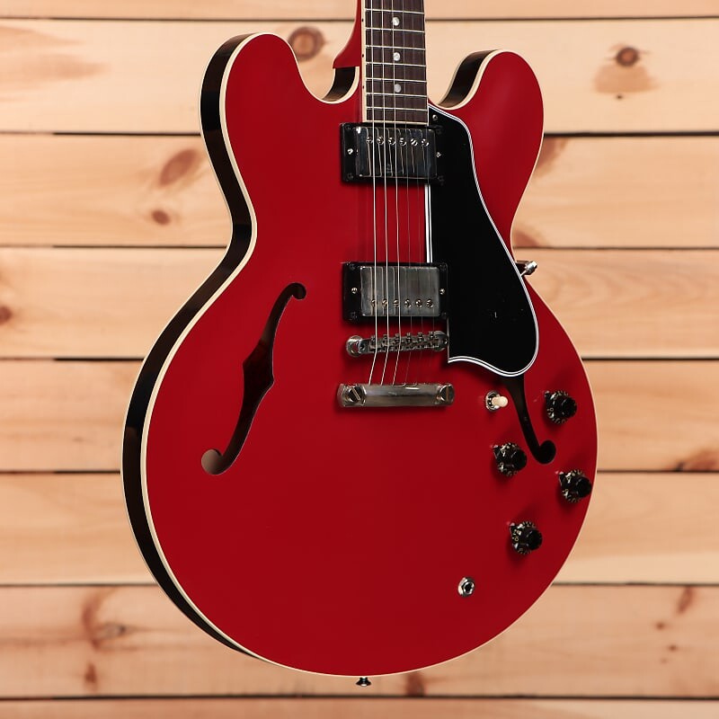 Электрогитара Gibson PSL 1959 ES-335 Ultra Light Aged - Cardinal Red/Black - A930390 - PLEK'd
Электрогитара Gibson PSL 1959 ES-335 Ultra Light Aged - Cardinal Red/Black - A930390 - PLEK'd