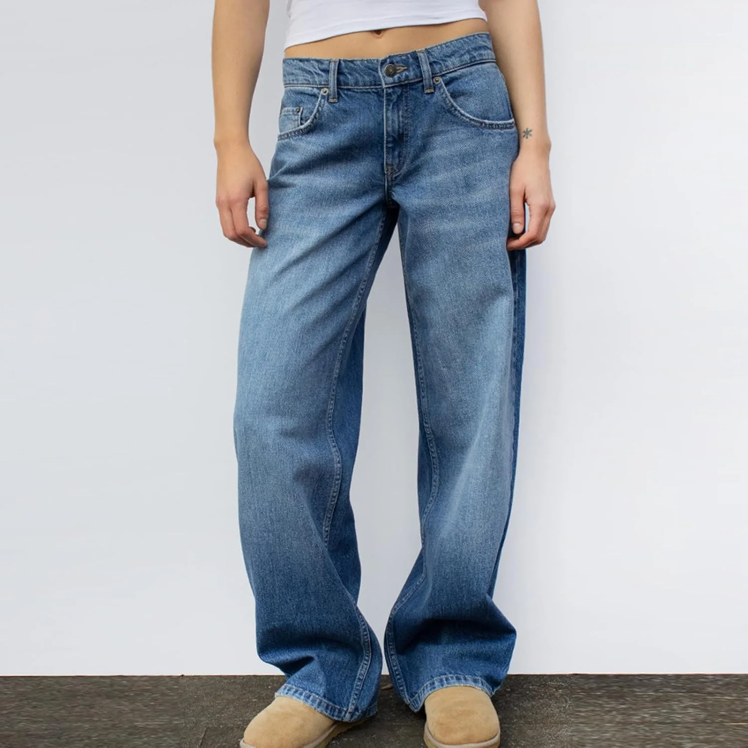 Akklian Baggy Jeans для женщин, низкая посадка, прямой крой, широкие штанины
Akklian Baggy Jeans для женщин, низкая посадка, прямой крой, широкие штанины