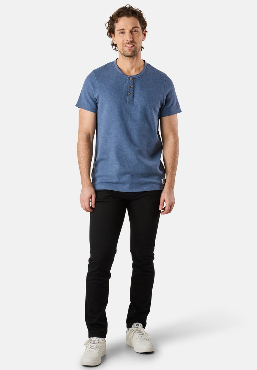 Футболка Denim Factory HENLEY, Denim Blue/Blue Denim, Синий, Футболка Denim Factory HENLEY, Denim Blue/Blue Denim
Футболка Denim Factory HENLEY, Denim Blue/Blue Denim, Синий, Футболка Denim Factory HENLEY, Denim Blue/Blue Denim