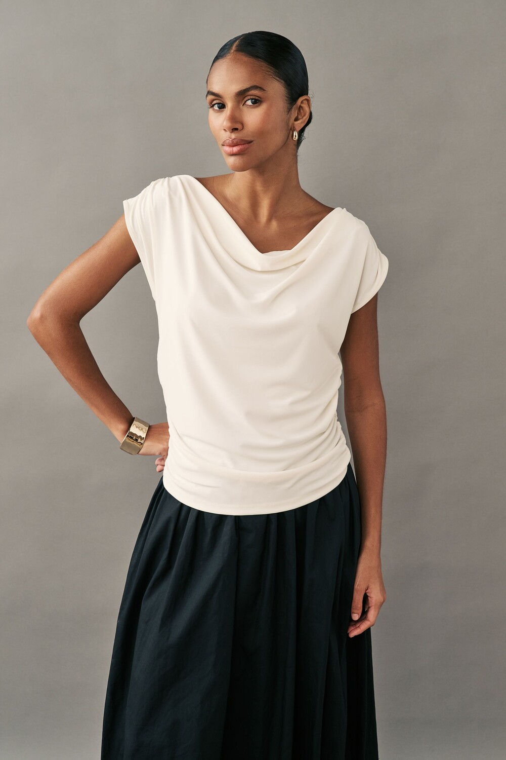 Верх без рукавов с драпировкой Next, экрю
Верх без рукавов с драпировкой Next, экрю