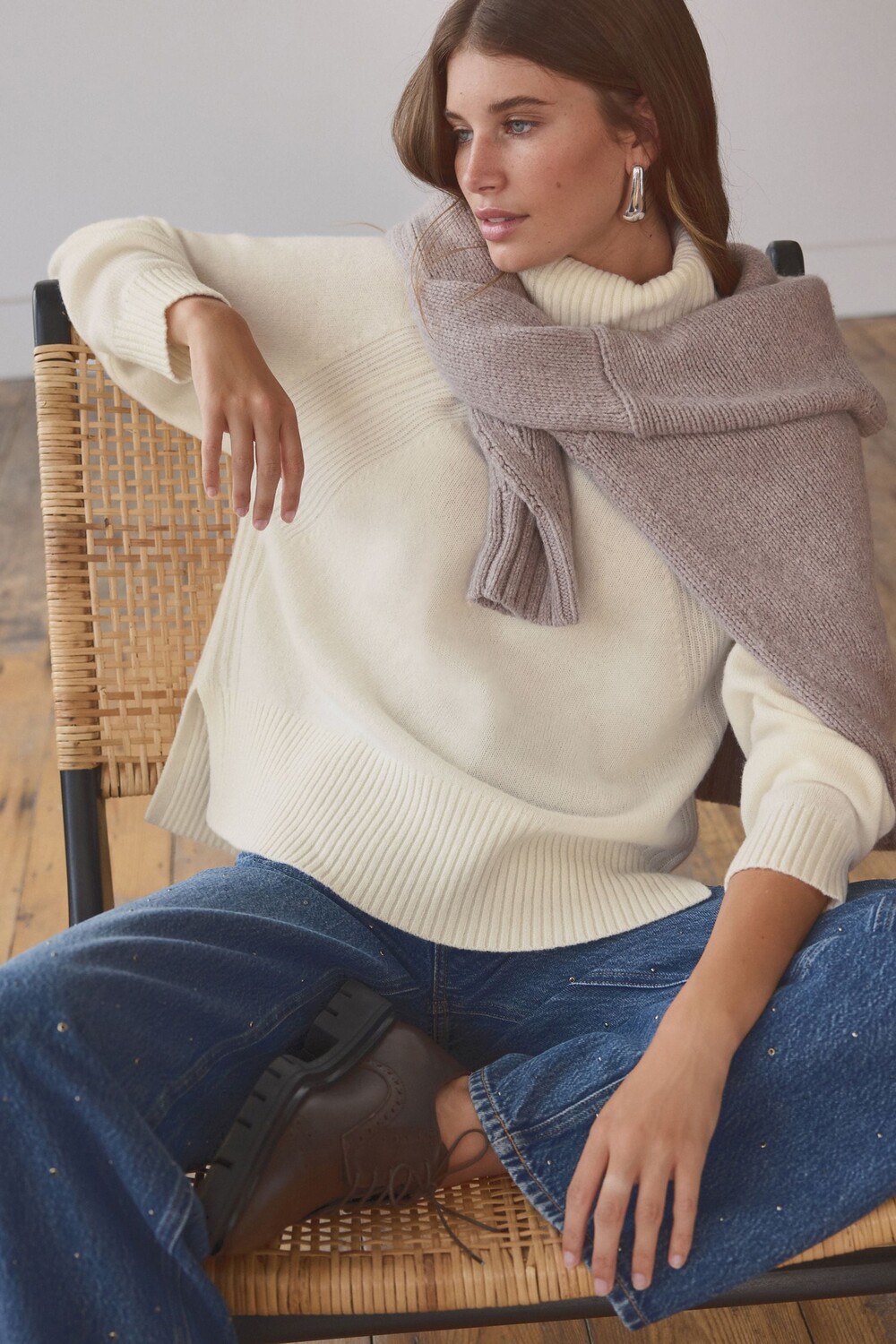 100% шерсть премиум класса трикотажный джемпер с высоким воротником Next, белый 
100% шерсть премиум класса трикотажный джемпер с высоким воротником Next, белый